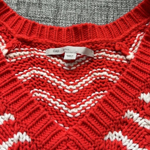 Like New GAP Knit Sweater Small - Picture 3 of 3